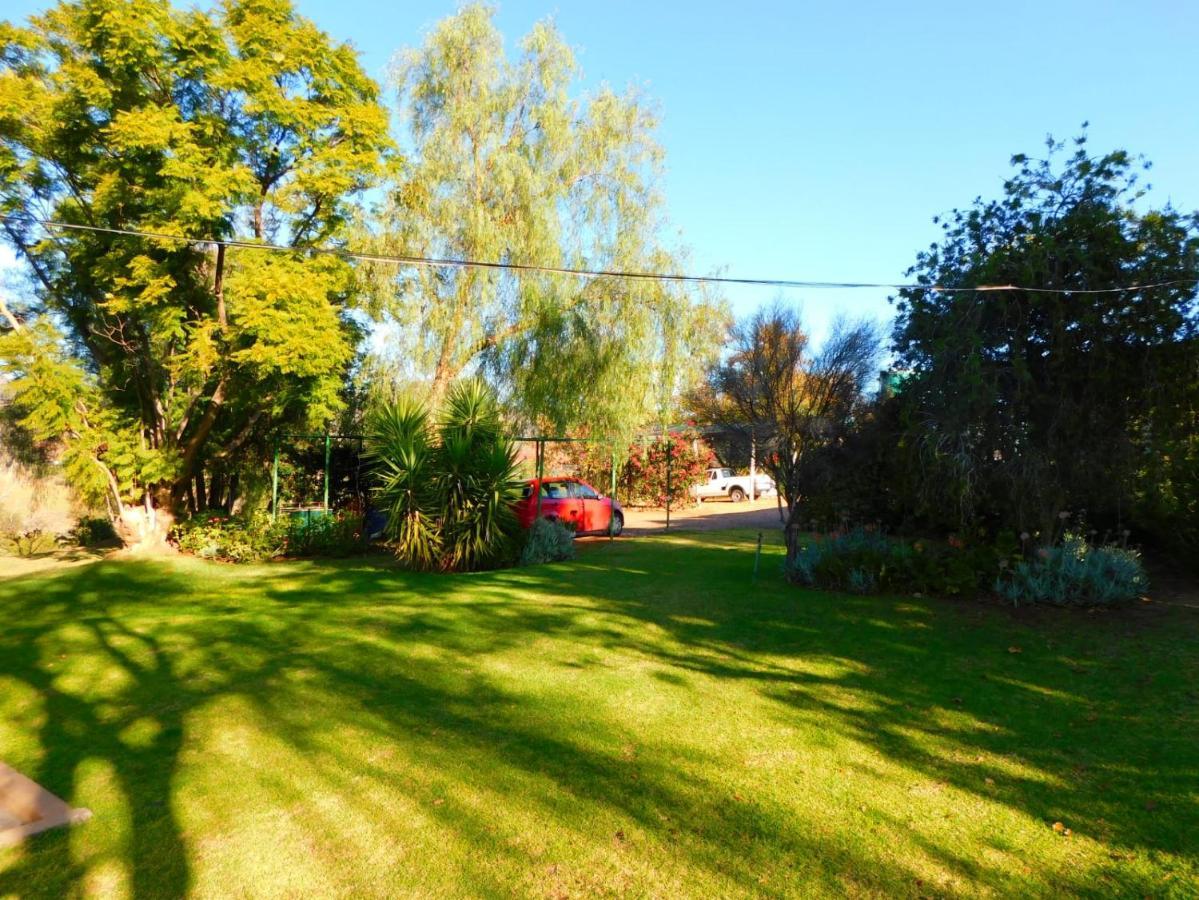 De Rusty Farm Apartment Bagian luar foto