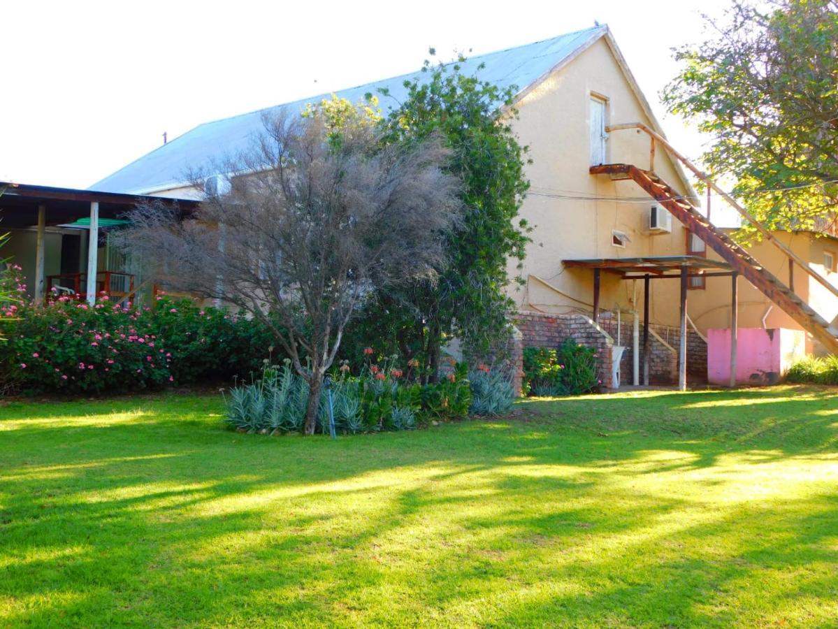 De Rusty Farm Apartment Bagian luar foto