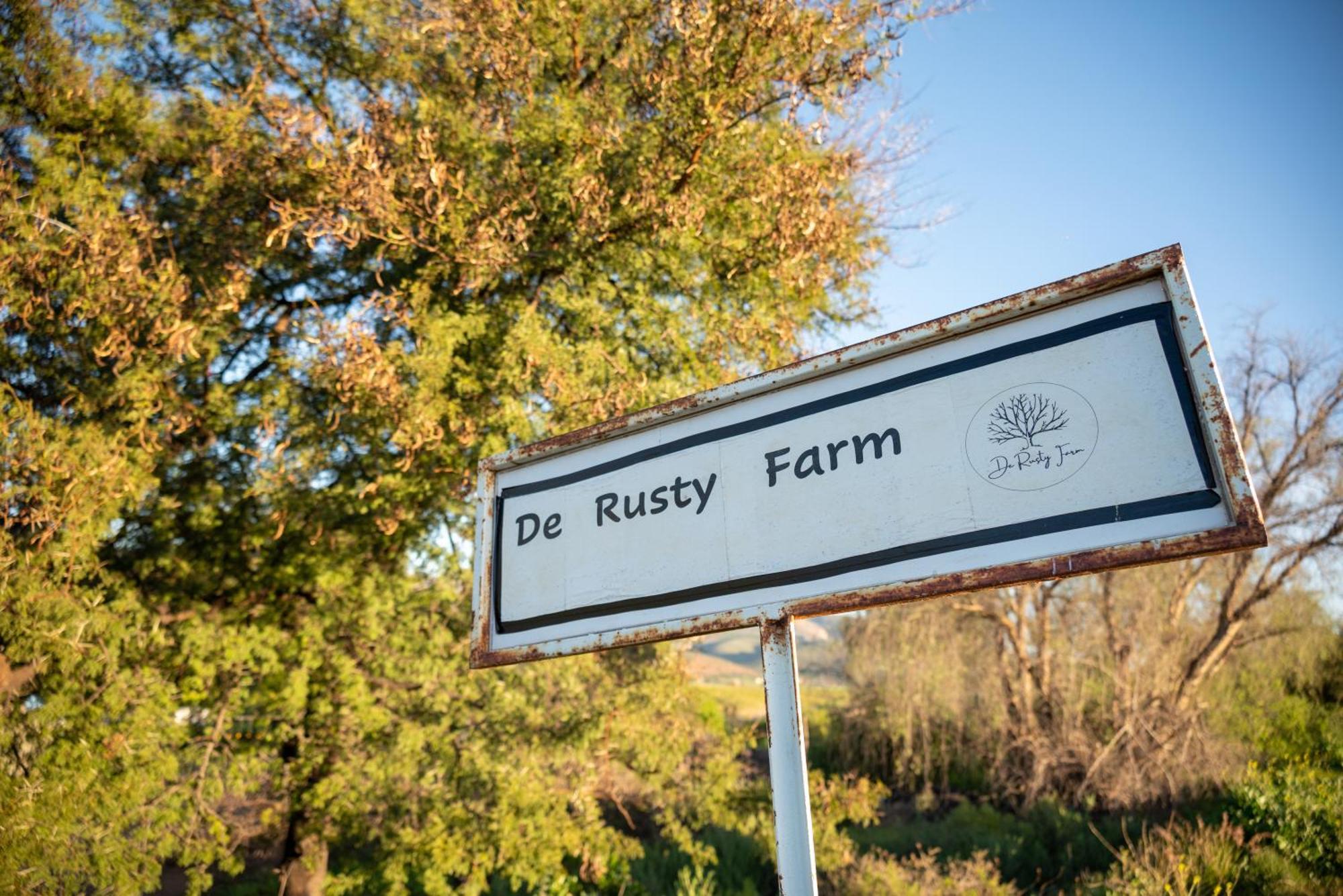 De Rusty Farm Apartment Bagian luar foto